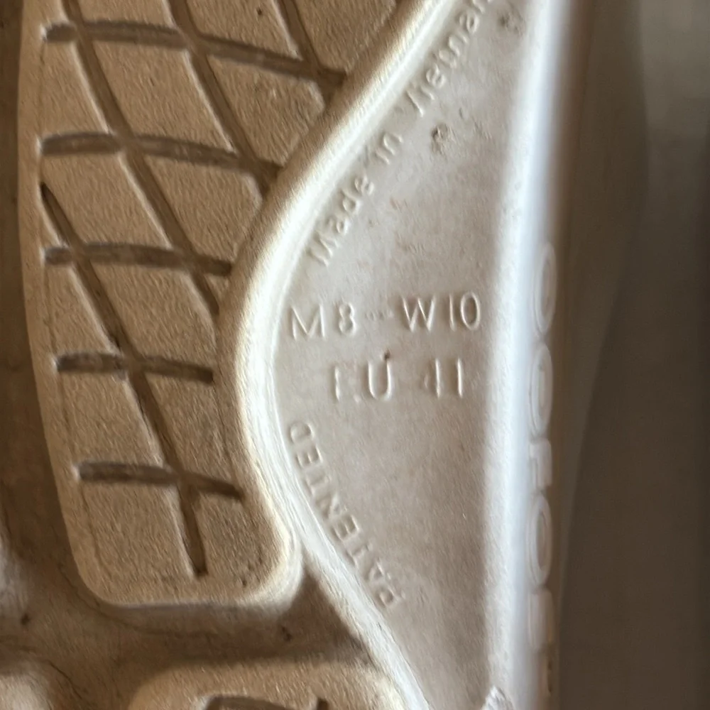 Oofos Ooahh White Slide Sandals